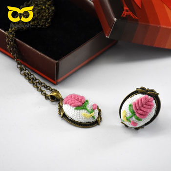 گردن آویز 