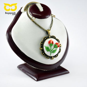 گردن آویز و رومانتویی